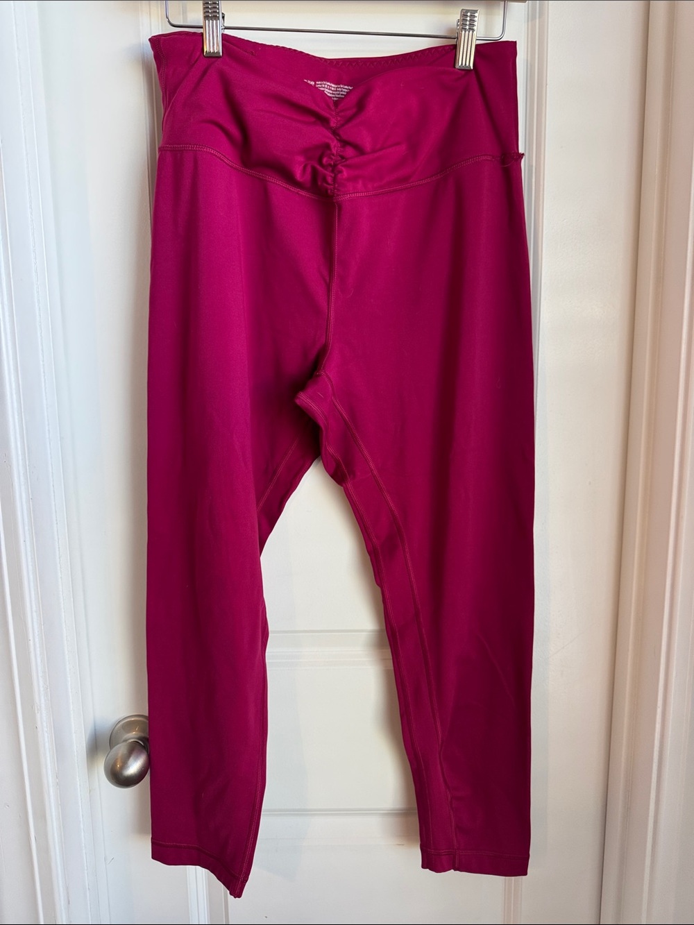 Victoria's Secret Women’s Magenta Stretch Leggings Size L On Point